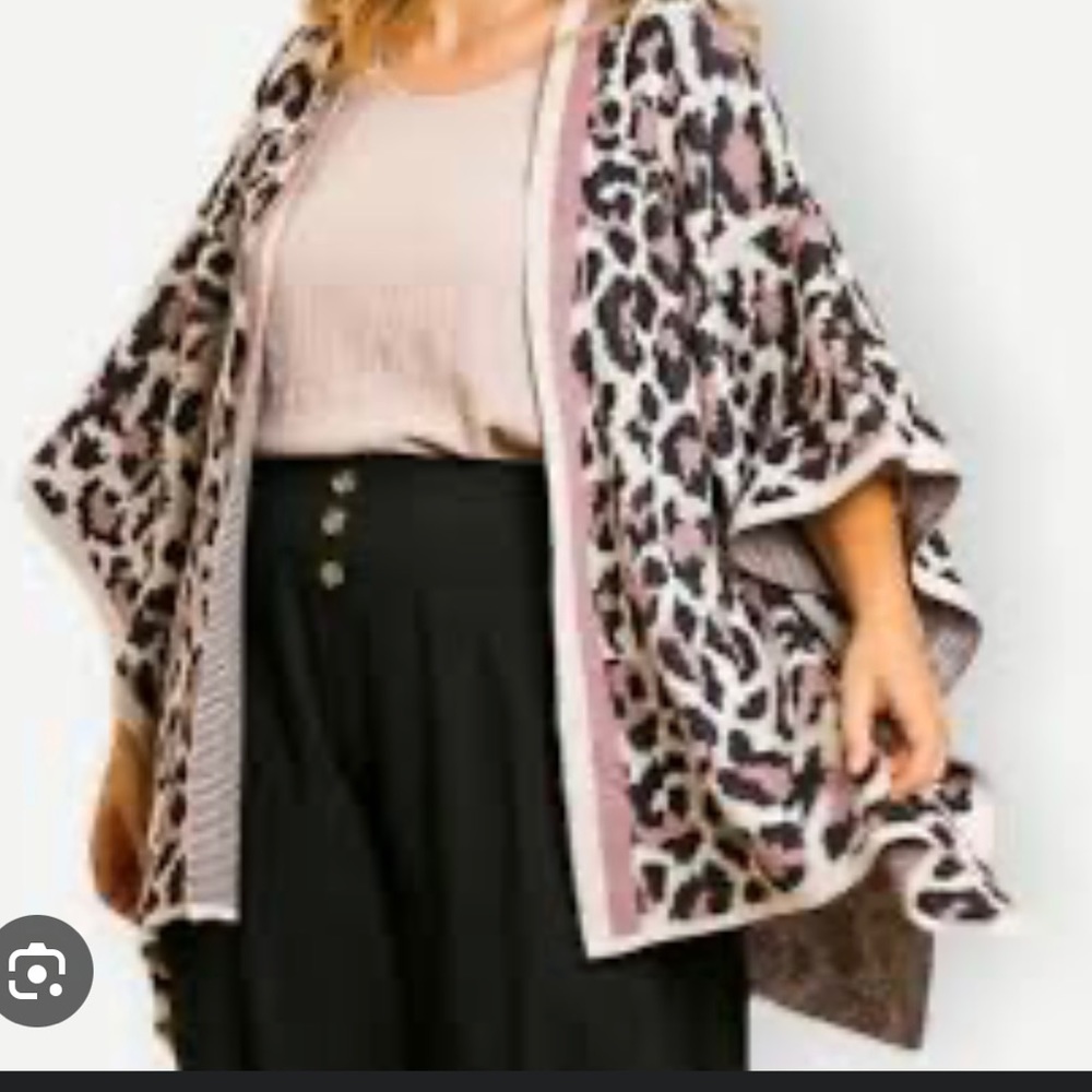 Umgee leopard print poncho/cardigan